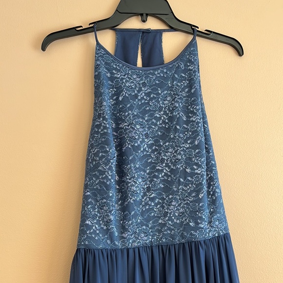 Vera Wang Gown 

Perfect for Prom - Picture 4 of 9